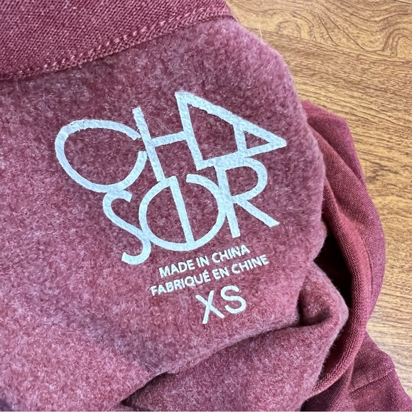 Chaser NWT Crewneck Gold Skull Print Long Sleeve Knit Sweater top Size XS - Picture 4 of 12